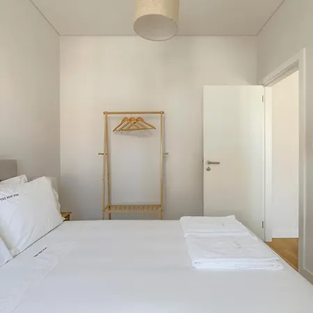 Petra Sandstone 1br * Caparica